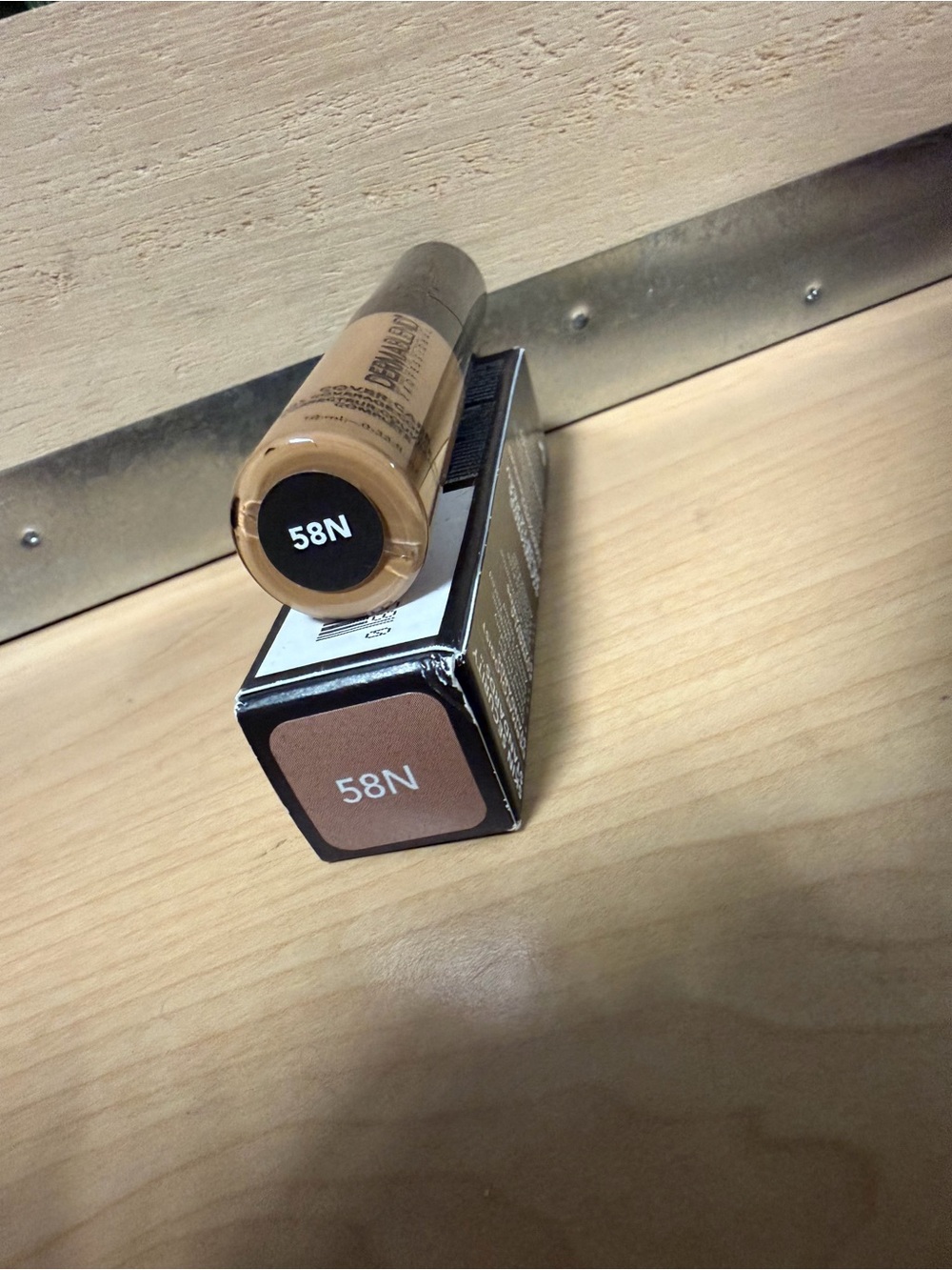 Dermablend Full Coverage Concealer - Picture 6 of 9